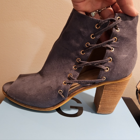 Heeled booties - Picture 12 of 16